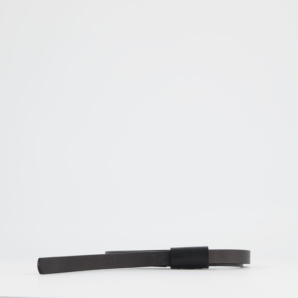 Thin leather belt with knots