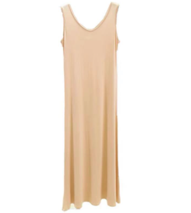 Sous-robe en modèle - couleur nude. @KbyKrisalys